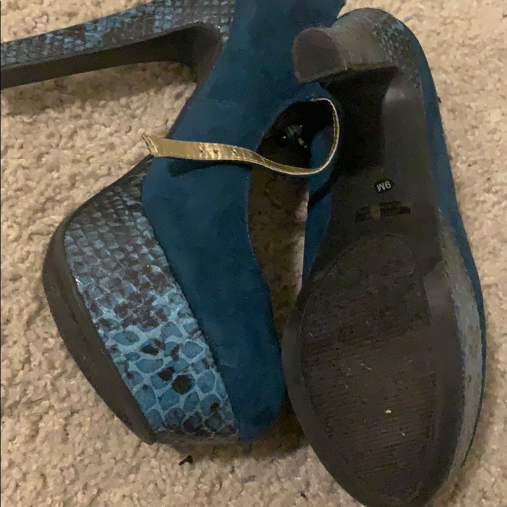 Turquoise heels - Picture 3 of 3